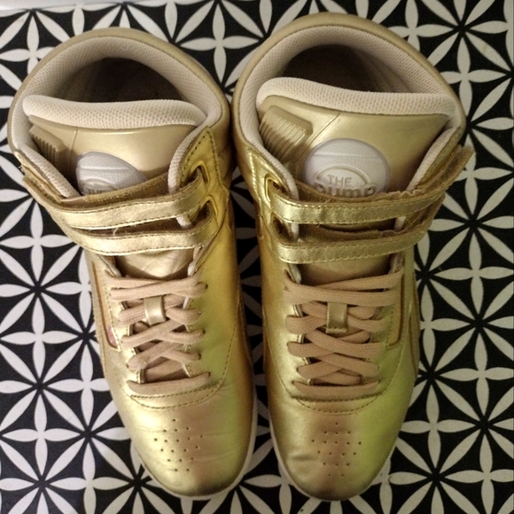 Classic Reebok Pump Gold High Tops - Picture 3 of 6